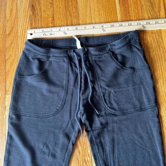 Very light weight joggers - Picture 2 of 6
